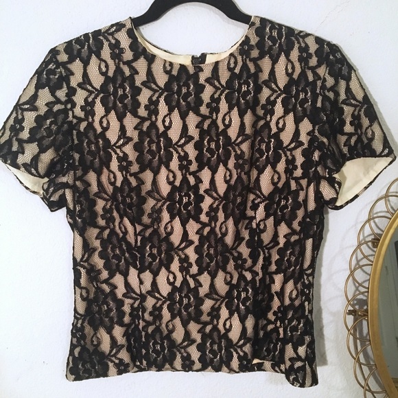 Vintage Tops - Vintage Floral Lace Top